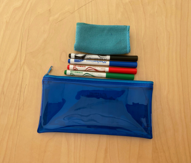 trousse et stylo